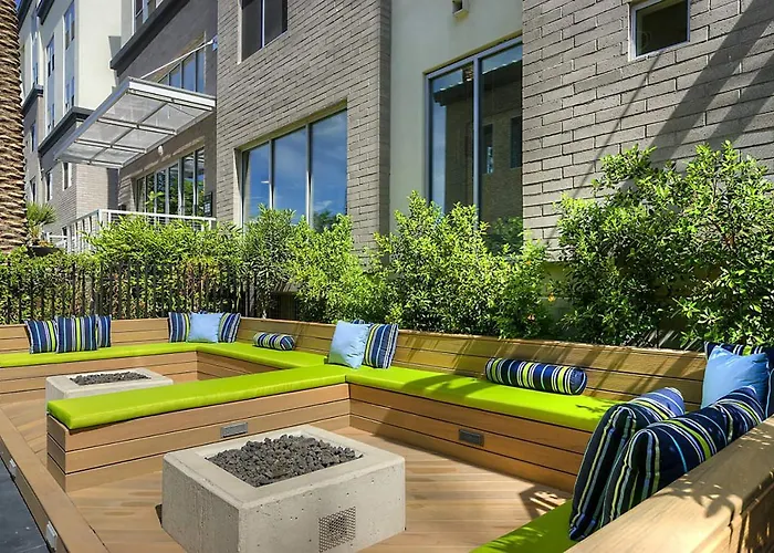 Loft With Views-king Beds-shop & Dine-1mi & Parking 4058 Apartment