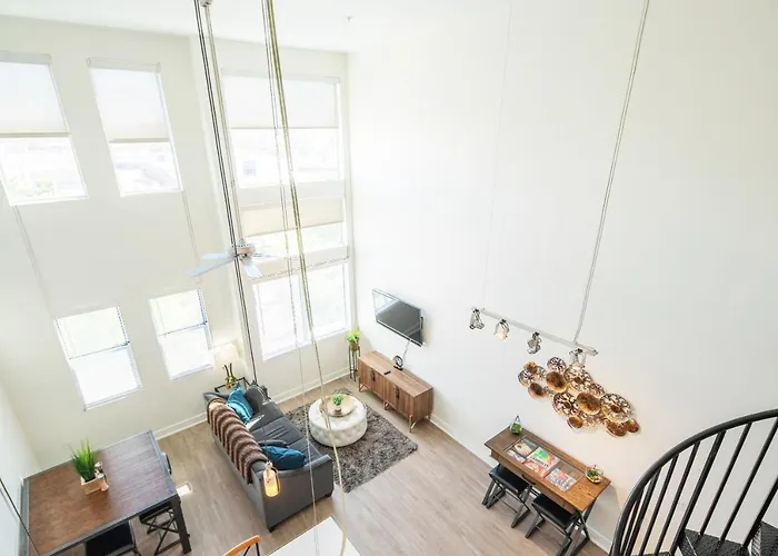 Loft With Views-king Beds-shop & Dine-1mi & Parking 4058 *