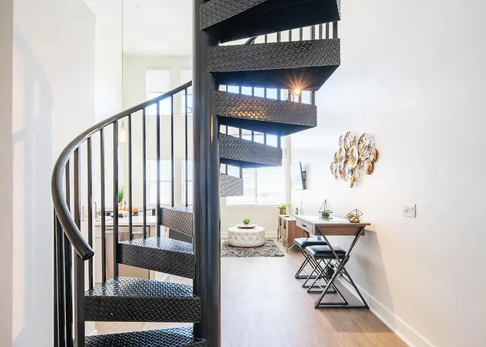 Apartment Loft With Views-king Beds-shop & Dine-1mi & Parking 4058