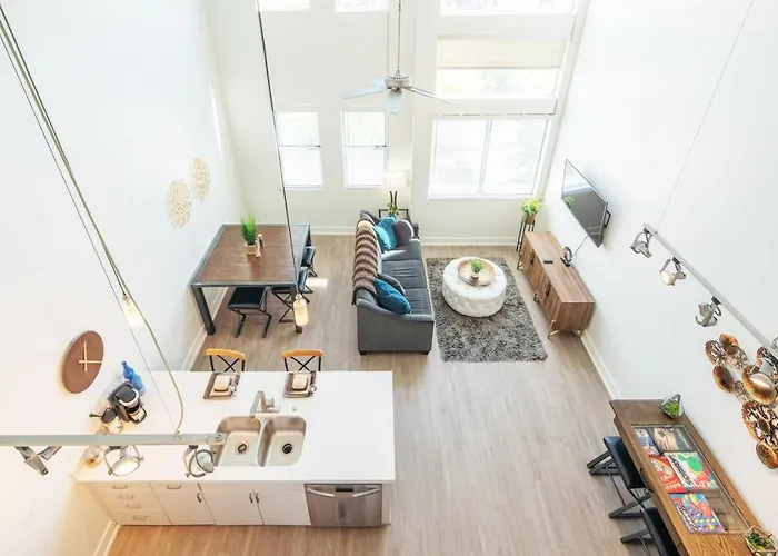 Loft With Views-king Beds-shop & Dine-1mi & Parking 4058 *