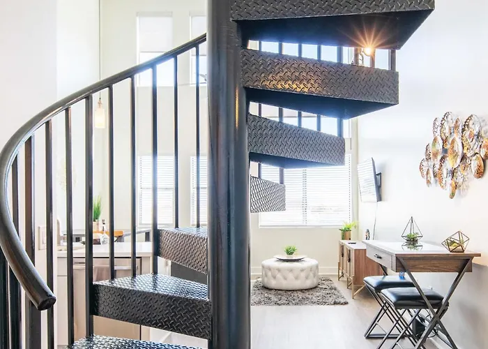 Loft With Views-king Beds-shop & Dine-1mi & Parking 4058