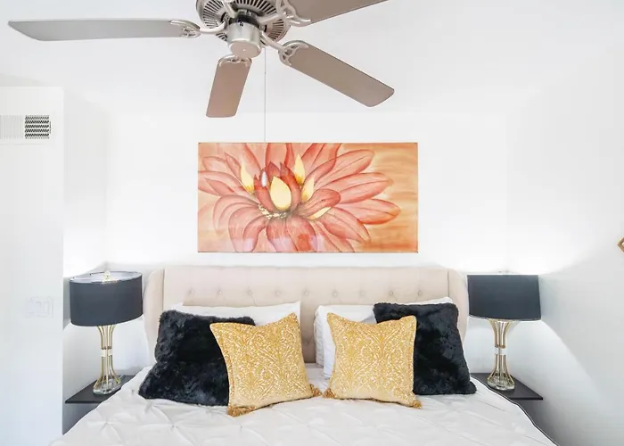Apartment Loft With Views-king Beds-shop & Dine-1mi & Parking 4058 *