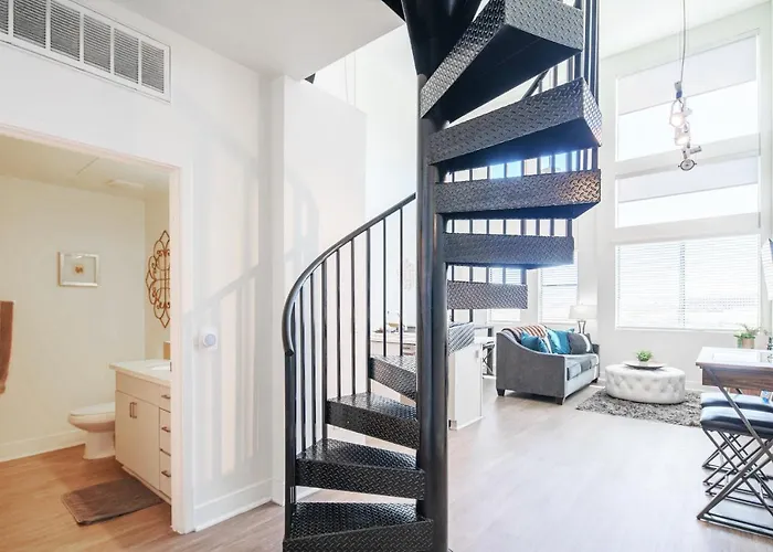 Loft With Views-king Beds-shop & Dine-1mi & Parking 4058
