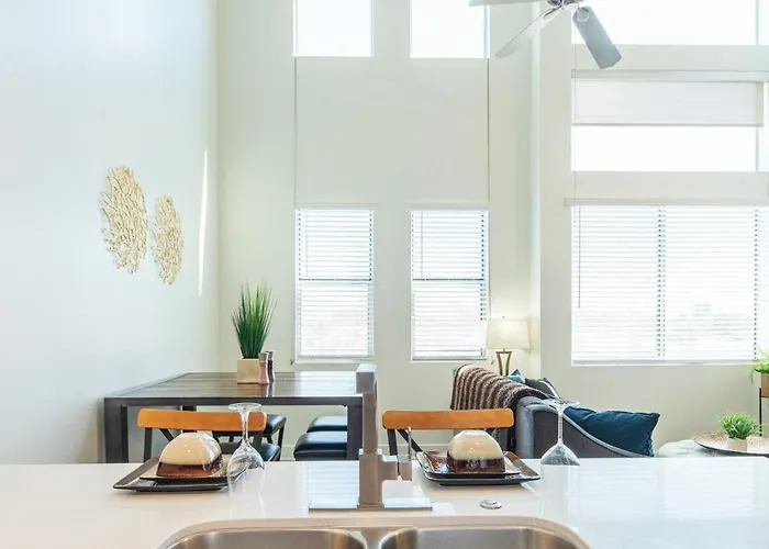 Apartment Loft With Views-king Beds-shop & Dine-1mi & Parking 4058 Phoenix