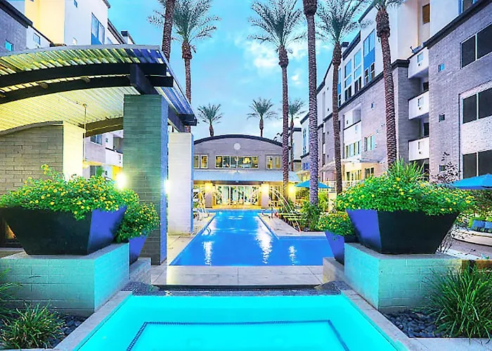 Loft With Views-king Beds-shop & Dine-1mi & Parking 4058 Apartment