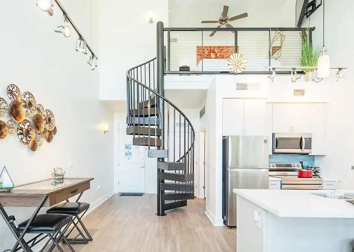 Loft With Views-king Beds-shop & Dine-1mi & Parking 4058 Apartment *