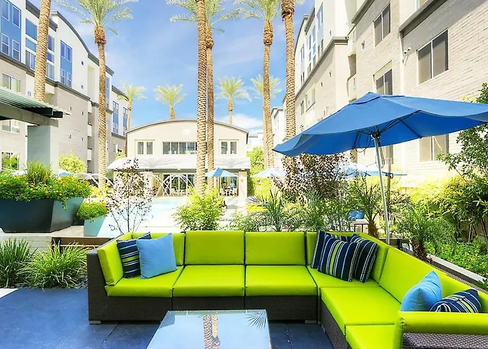 Apartment Loft With Views-king Beds-shop & Dine-1mi & Parking 4058