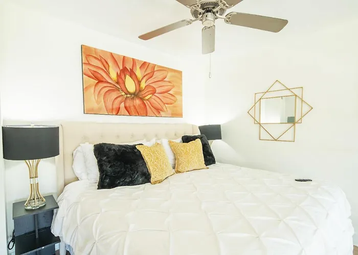 Apartment Loft With Views-king Beds-shop & Dine-1mi & Parking 4058 *